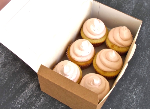 Jenny Steffens Hobick. Valentine's Day Cupcakes.
