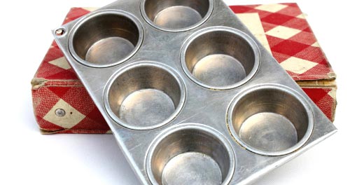 Vintage Metal Mirro 6 Cup Muffin Pan-Cupcake.