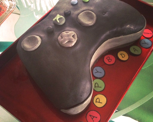 Game X Box Controller Cakes an Xbox Controller Cake.