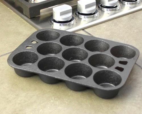 Cajun Cookware 11-Mold Seasoned Cast Iron Muffin Pan.