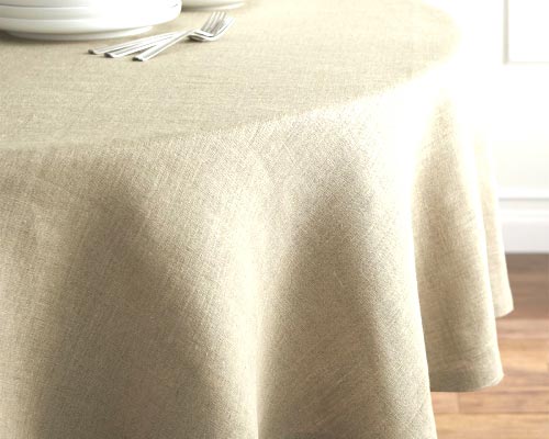 20 Round Tablecloths for Summer Entertaining.