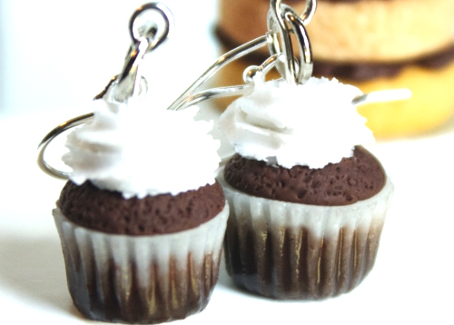 Toni Ellison. Miniature Clay Cupcakes & Cupcake Mold.