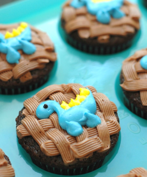 I heart baking?. Dinosaur cupcakes.