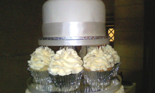 Top cake of wedding cupcake stand.