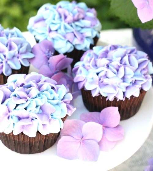 Hydrangea Cupcakes.