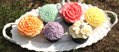 Icing Bliss. Flower Cupcakes.