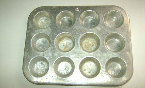 Gl Muffin Pan. Libbey Just Baking 12- Piece Gl Cupcake Baking Dish Set with 12 Plastic Lids.
