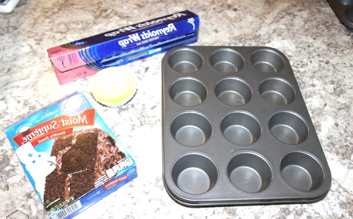 Use a Muffin Tin to Make Valentine's Day Cupcakes