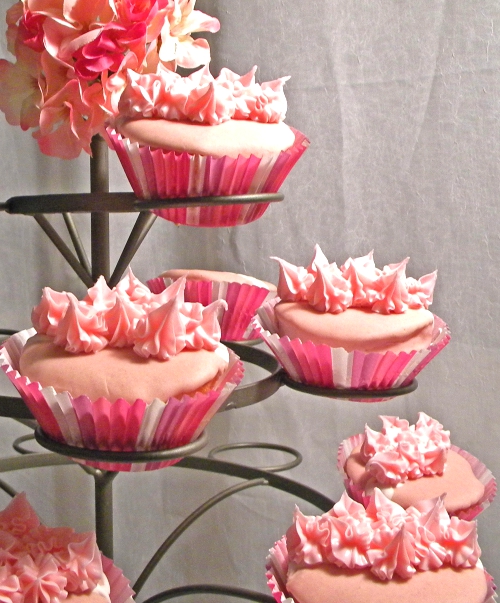 â€˜Will You Be My Valentine?' Cupcake Display.