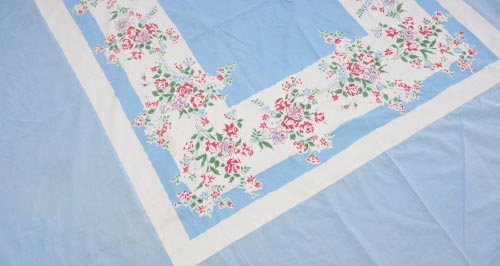 Vintage 1950s Tablecloth Mid Century Blue Red Pink Roses LARGE.