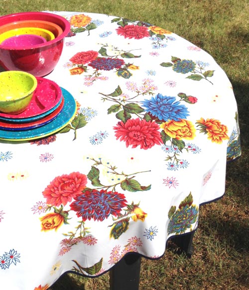 60 Round Oilcloth Tablecloth White Mum Navy BLue Trim NO.