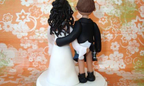 Custom Wedding Cake Toppers that Look Beautifully Personalized.