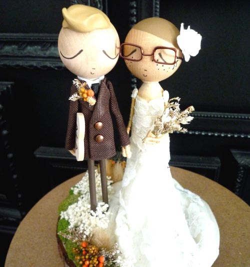 Custom Wedding Cake Toppers that Look Beautifully Personalized.