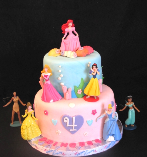 Disney princess cake. Can we do this.