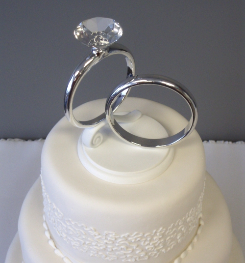 Fresh Wedding Ring Cake topper Jewelry for Your Love.