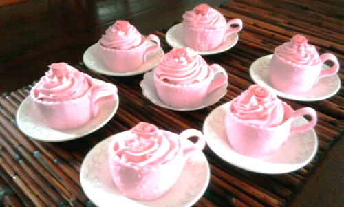 AimeeJo Desserts. Tea cup Cupcakes for Lori Edwards.
