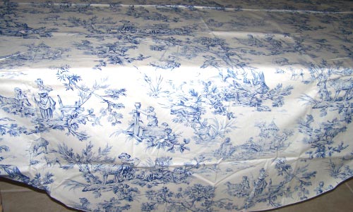 Toile tablecloth. Blue and off-white 82x 82.