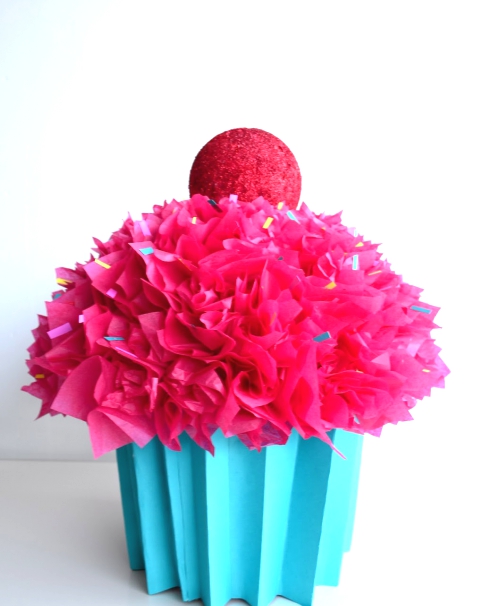 Adorn Event Styling. Cupcake Valentine's Day Box.