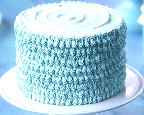 Learn to decorate a cake with a Wilton Method Cl.