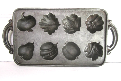 Vintage John Wright Cast Iron Muffin Pan by PeachyChicBoutique.