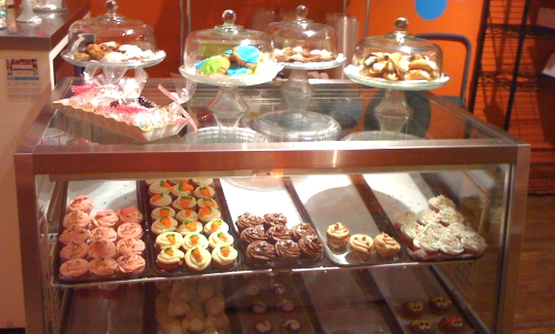 Sweet Treats Bakery Cupcake Display Cupcake display.