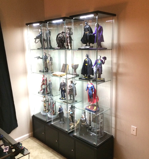 Pin by Inner Geek on Collectible Displays in 2019 Displaying collections. Comic book display. Display case.