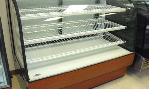 Federal Cases both non-refrigerated and refrigerated bakery cases for sale.