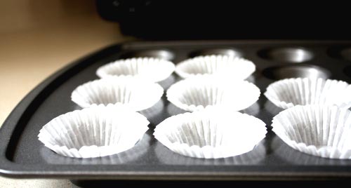 Muffin Tin Liners. Green Direct Standard Size White Cupcake Paper Baking Cup Cup Liners. Pack of 500.