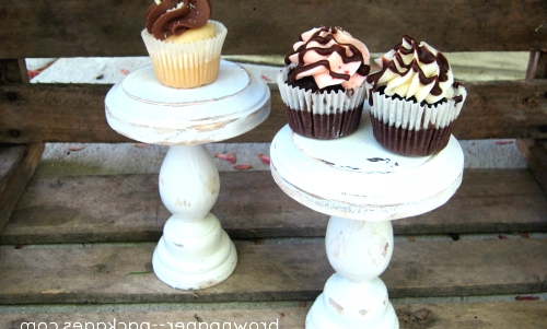 {easy cupcake stand.