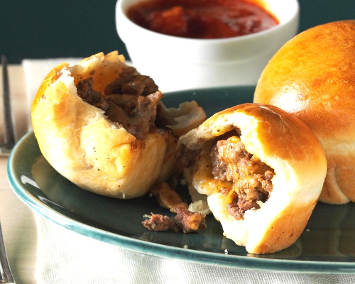 Muffin-Cup Cheddar Beef Pies Recipe.