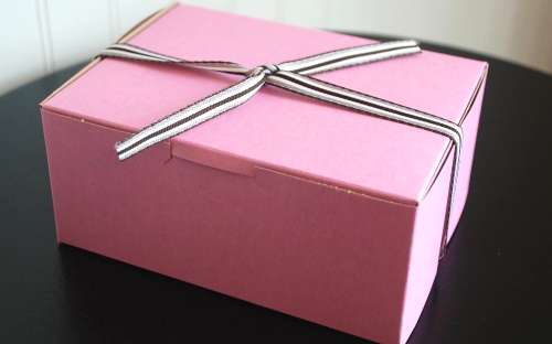 Small Bakery Boxes. 50 Pack Bakery Boxes with Window 4x4x2.