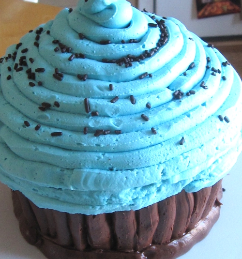 Giant Cupcake cake.