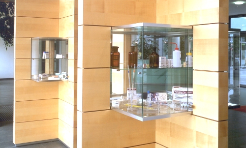 Retail display case by Plan W.